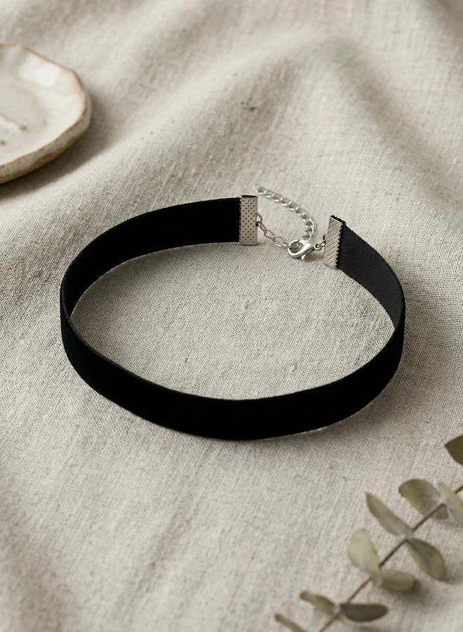تايك تو Velvet Ribbon Choker Necklace
