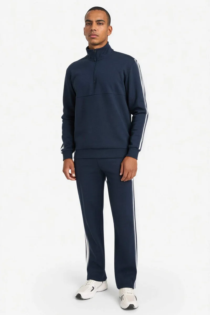 ديفاكتو Standard Fit Sweatshirt