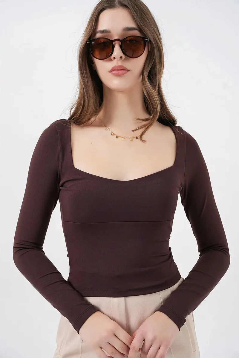 بيغ دارت BDART Long Sleeve Fitted Blouse with Heart Collar