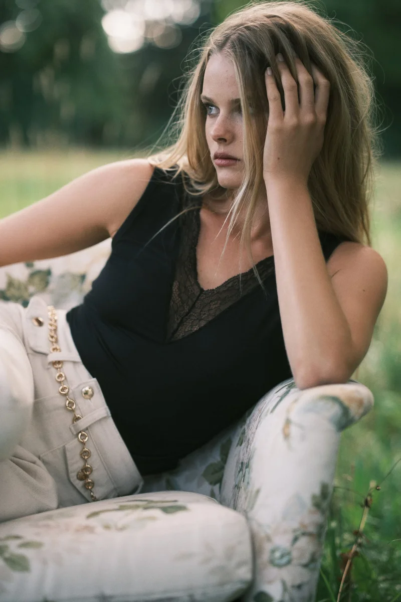 H&M Lace-trimmed thong body