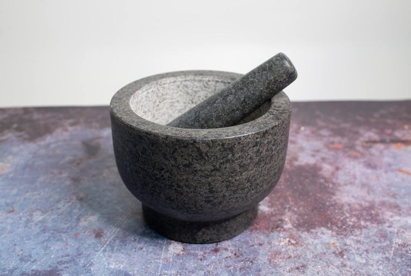 Cilio by Frieling Goliath Natural Granite Mortar and Pestle Set, Grinder for Spices and Seeds, 5 Inches Tall - Image 4