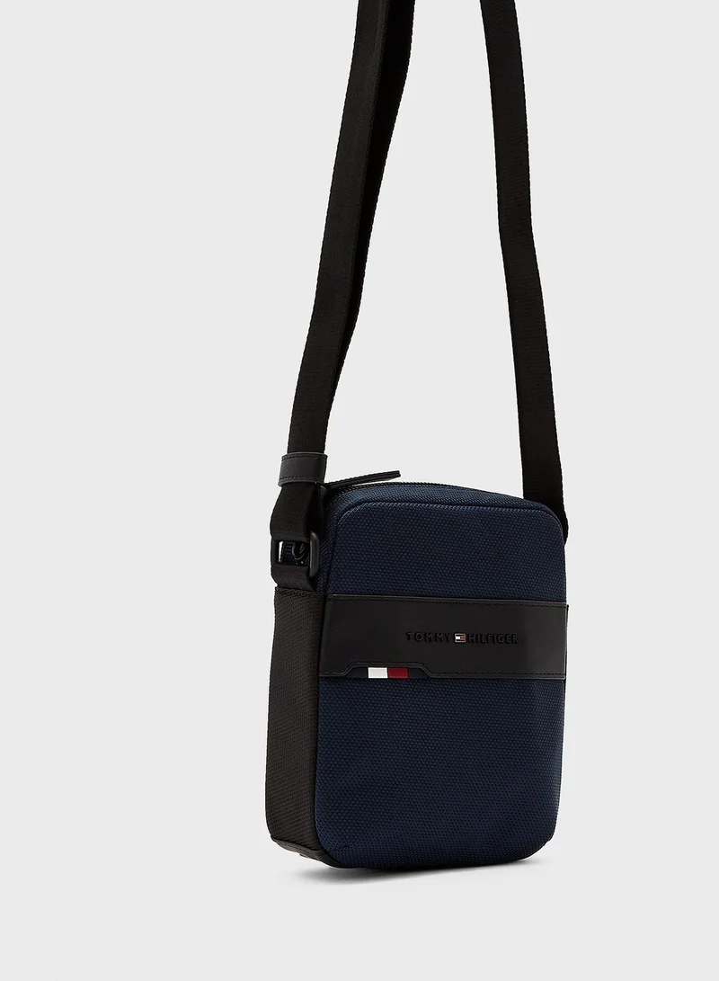 TOMMY HILFIGER Logo Messenger Bag