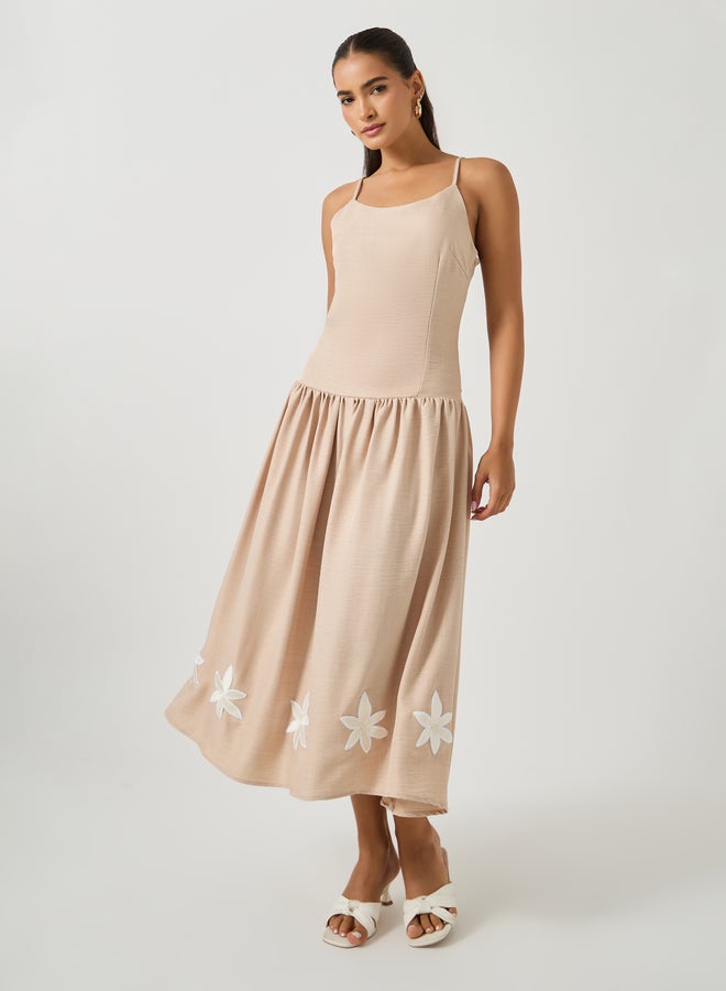 ستايلي فستان ميدي بتطريز زهري - Image 2