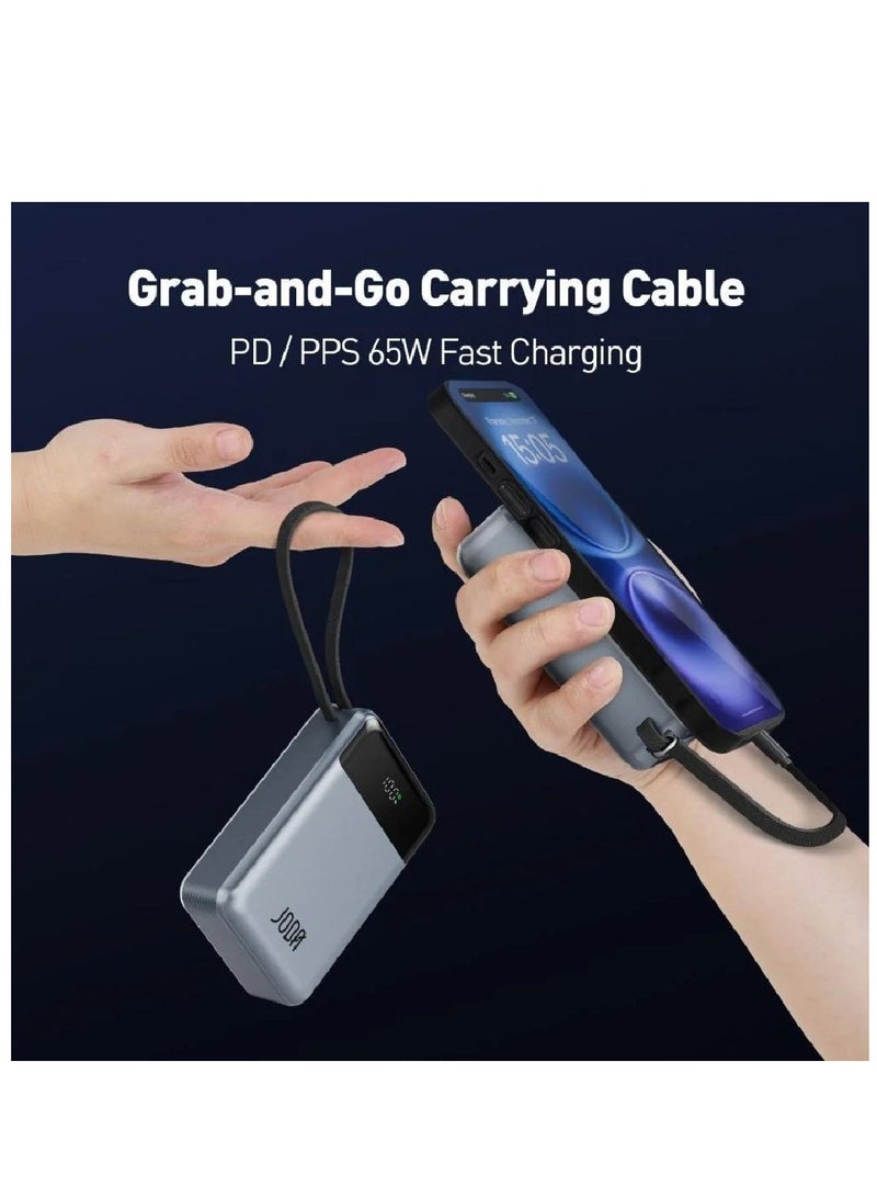 جودا باور بانك JODA SHARG 20 بسعة 20000 مللي أمبير وقدرة 65 واط PD يوفّر شحن سريع وفعّال للأجهزة المتعددة. مزود بكابل USB-C مضفّر وشاشة LED لعرض مستوى الشحن، مع منفذين USB-C وUSB-A لمرونة أكبر. - Image 4