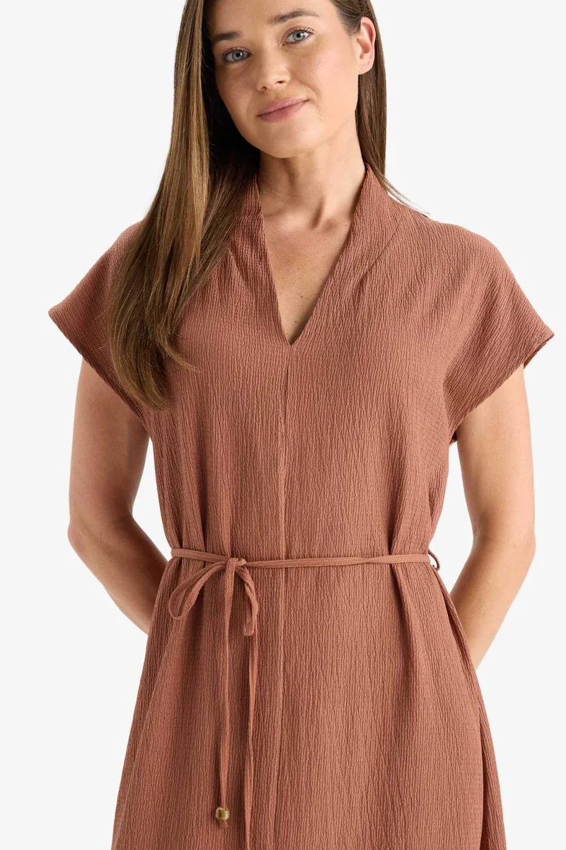 ديفاكتو Regular Fit V-Neck Dress