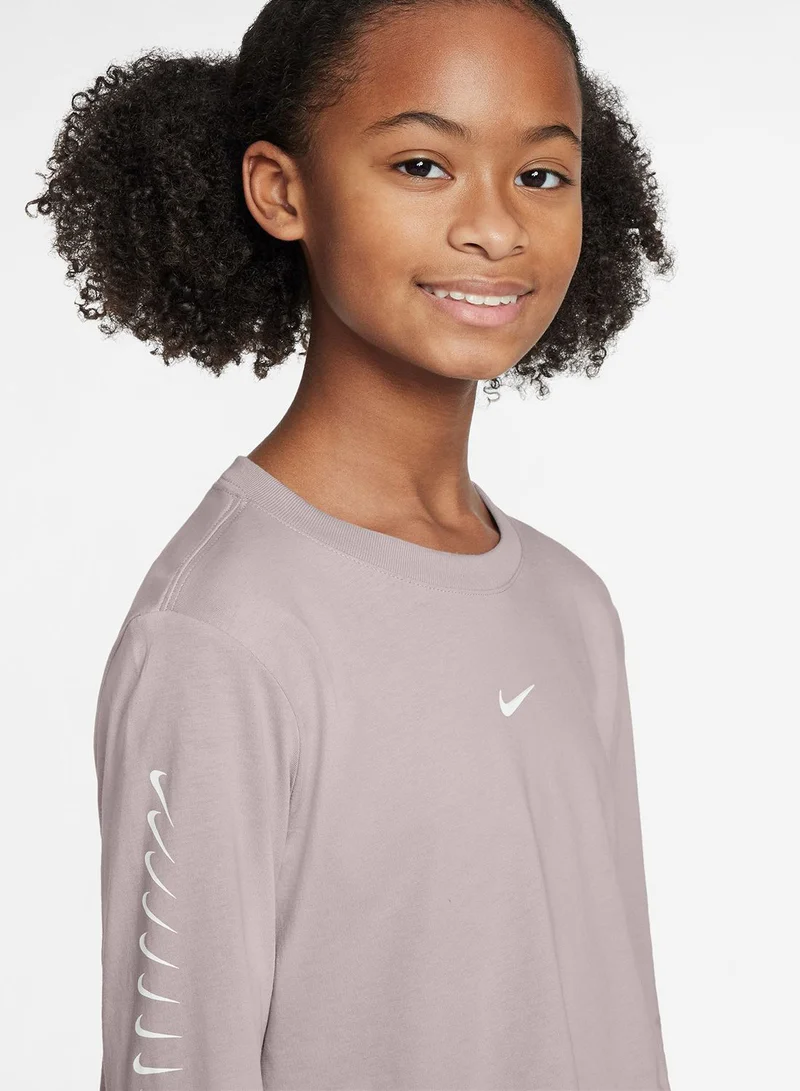 Nike Nsw Dance Swoosh Graphic T-Shirt