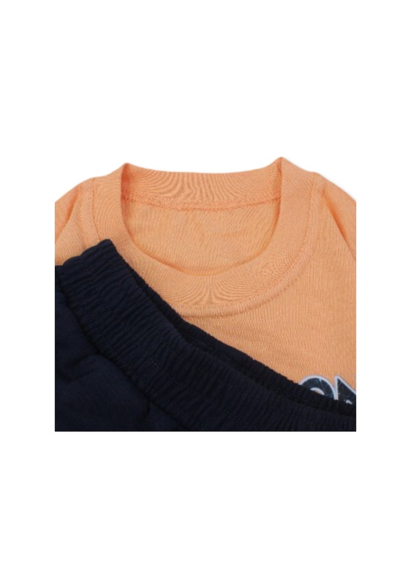 دريم بيجامة قطنية قصيرة الأكمام للأولاد - برتقالية اللون بطبعة "لاعب ألعاب فيديو عبر الإنترنت" - Image 3