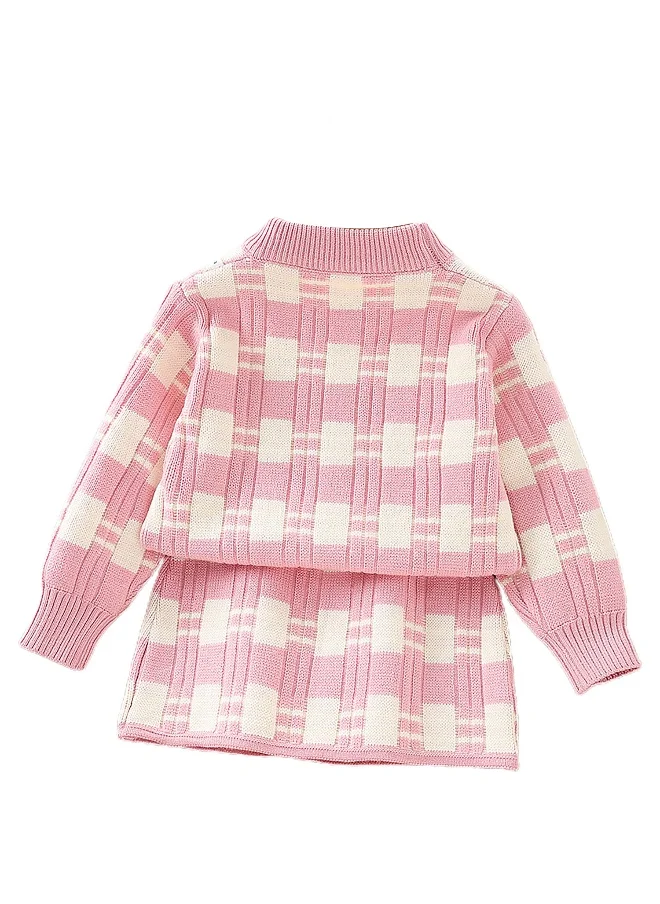 صندوق المفاجآت الصغيرة Pink & White Checkered Pull over style 2 pcs top & Skirt Winterwear set for Girls
