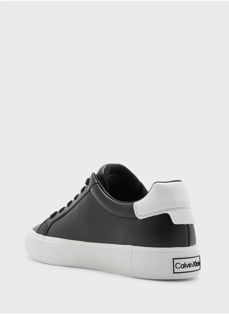 كالفن كلاين Lace Up Low Top Sneakers