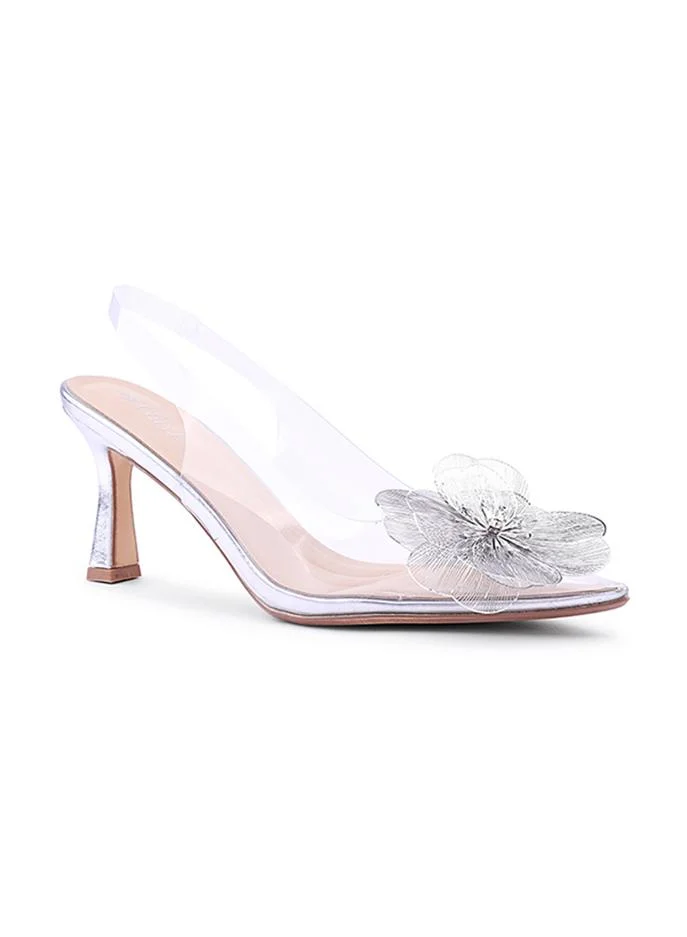 Stylish heel shoes that elevate any outfit.