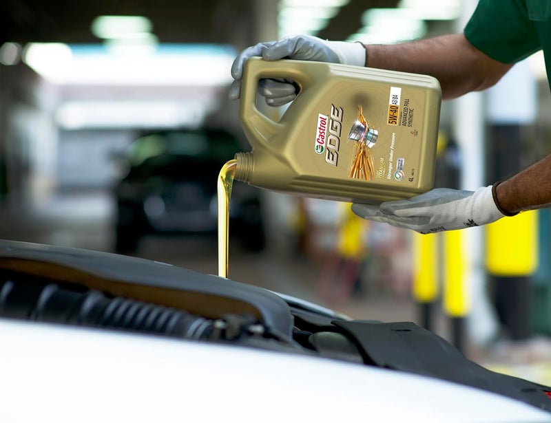 Castrol Edge Car Engine Oil 5W 40 A3/B4 Full Synthetic 4 L - Image 3