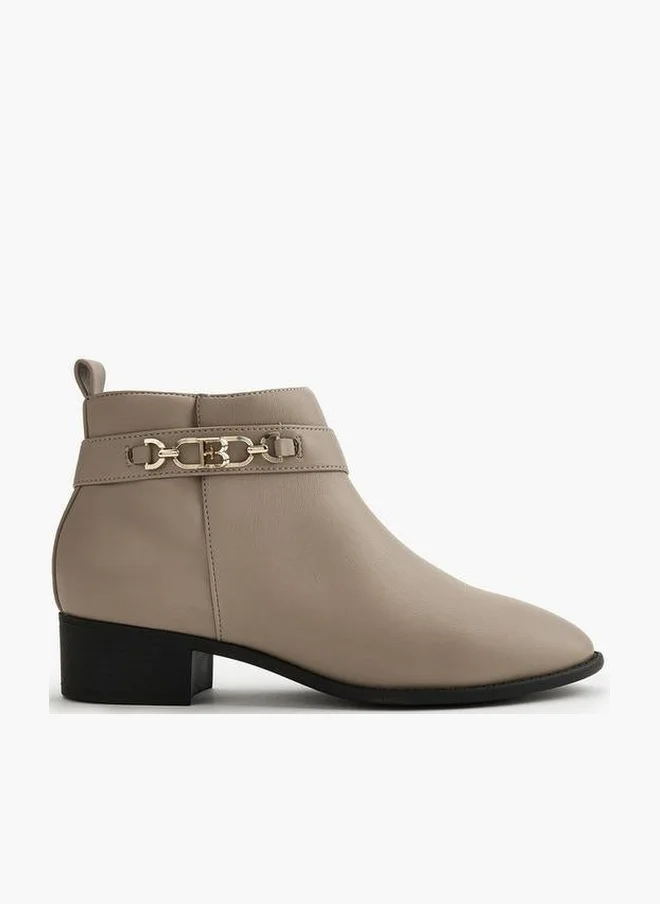 فلورا بيلا من شو إكسبرس Flora Bella Chain Accent Ankle Boots With Zip Closure