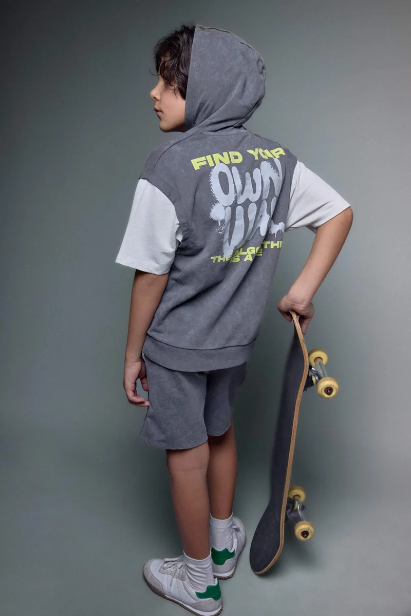 ديفاكتو Oversize Fit Printed Short Sleeve T-Shirt