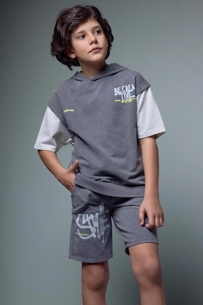ديفاكتو Oversize Fit Printed Short Sleeve T-Shirt