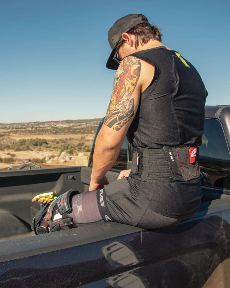 EVS Sports Air Kidney Belt | Lightweight Ventilated Spine Support with Dual‑Pull Velcro & Reinforced Hex‑Foam Panel - Image 3