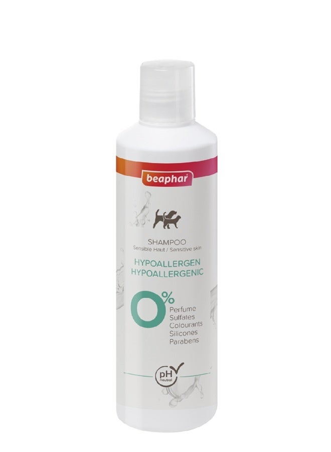 beaphar Sensitive Skincare Hypoallergenic Shampoo for Cats and Dogs - 250ML