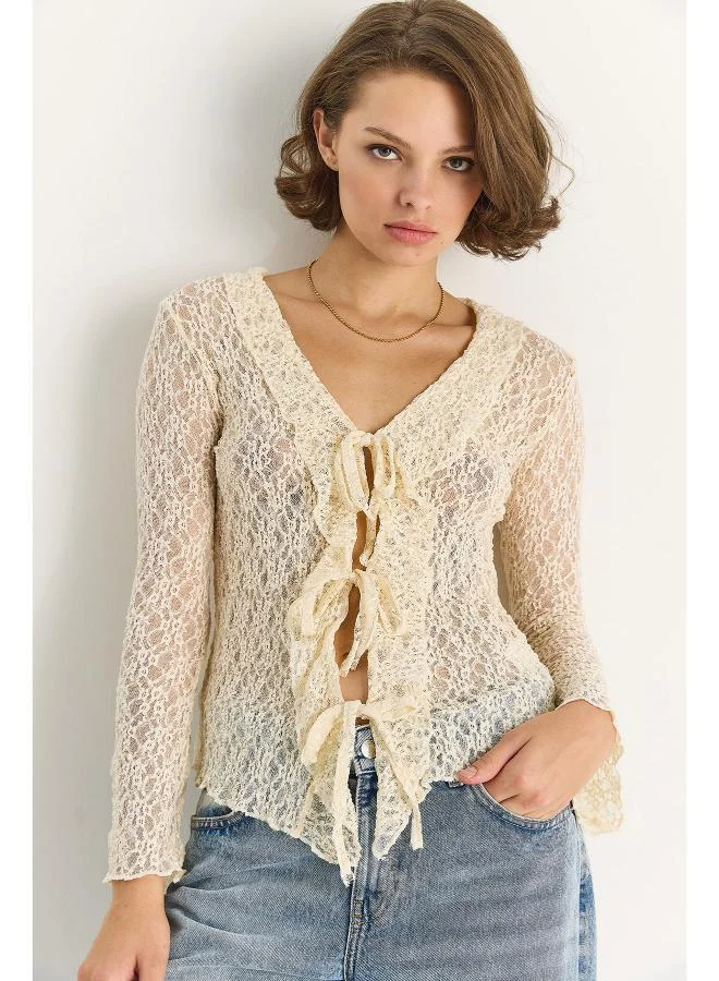 Ginger Lace Ruffle Detail Top