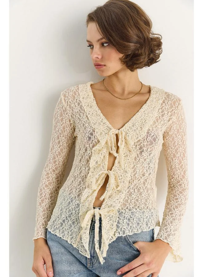 Ginger Lace Ruffle Detail Top