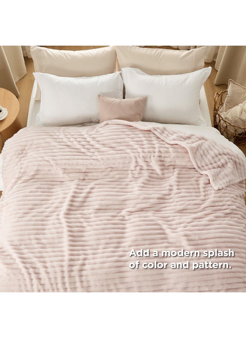 Bedsure Bedsure California King Size Blanket for Bed - Super Soft Cozy Blankets for Women  Cute Large Blanket for Girls Crystal Pink  102x96 Inches  - Image 5