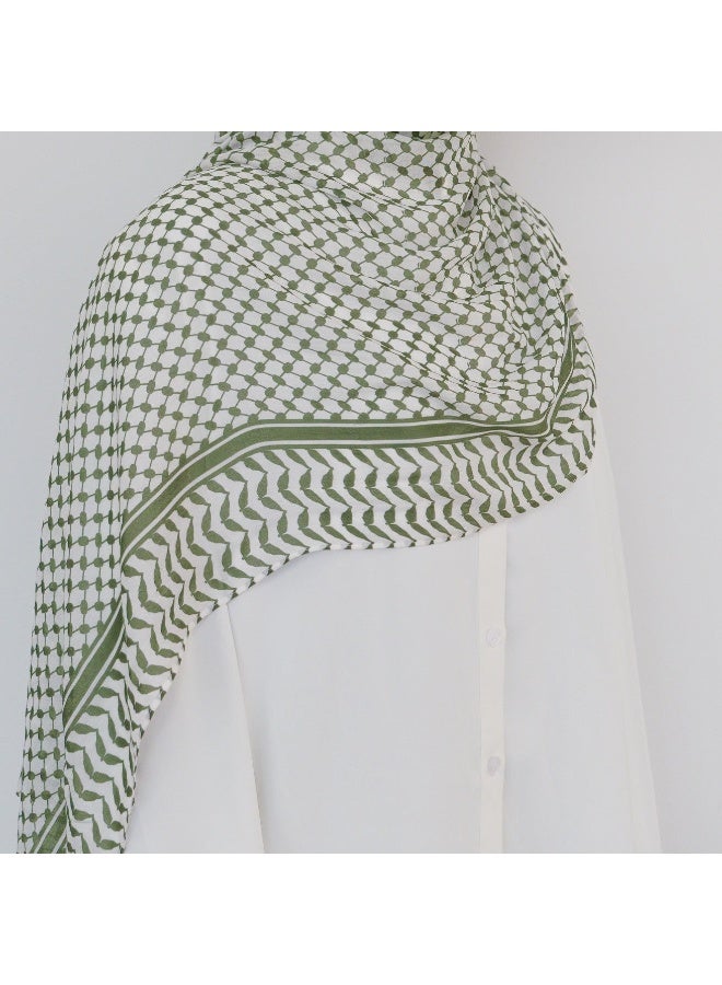 وشاح وغطاء رأس بطبعة مربعات من الشيفون الخفيف – أنيق ومتعدد الاستخدامات، ناعم وقابل للتنفس، يزين العنق بأناقة، مناسب لجميع المناسبات، يتماشى تمامًا مع مختلف أنواع الملابس ليمنحك مظهرًا راقيًا وأنيقًا. - Image 3