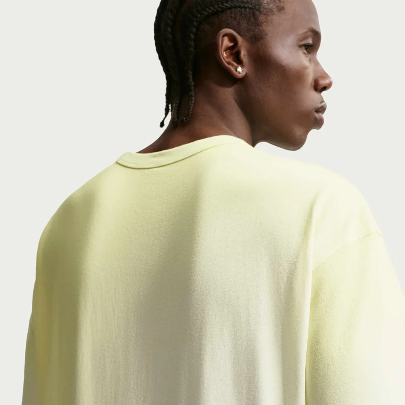 Nike Men's Sportswear Premium Essentials T-Shirt