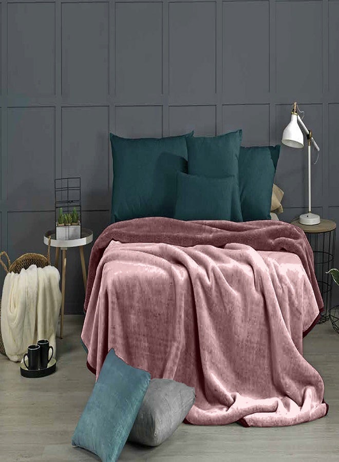 Mora spain Mora Alaska Blanket - Size: 220x240 - material: 85% acrylic 15% polyester - Total weight 4.450 kg - Country of origin: Spain. - Image 1
