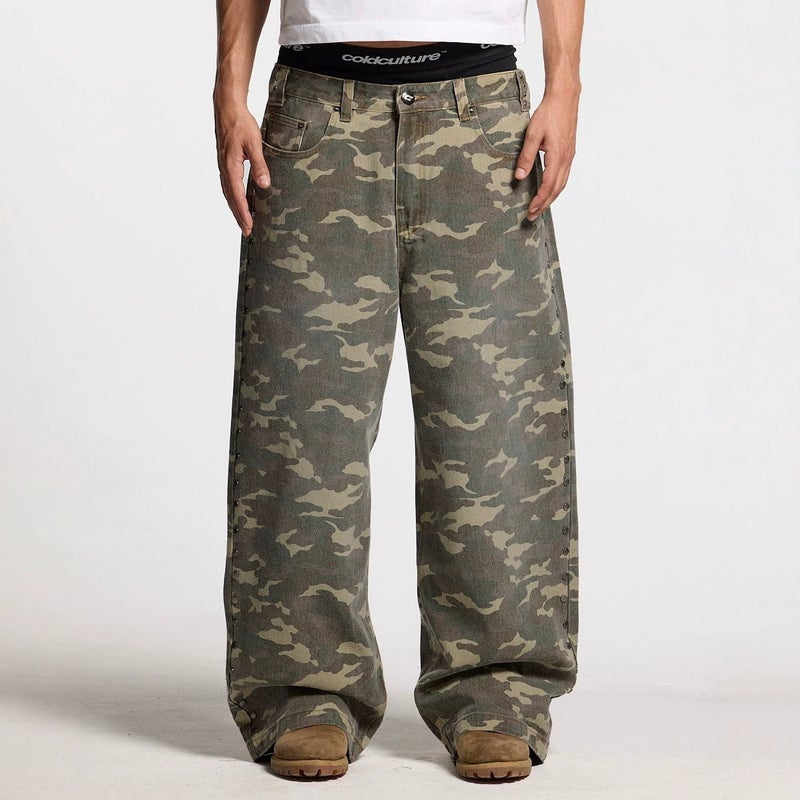 Men's Camo Rivet Distressed Straight Leg Jeans - Image 2