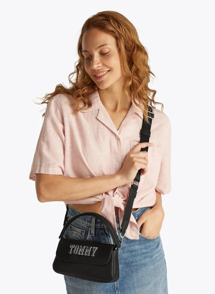 TOMMY JEANS FLAP CROSSBODY BAG