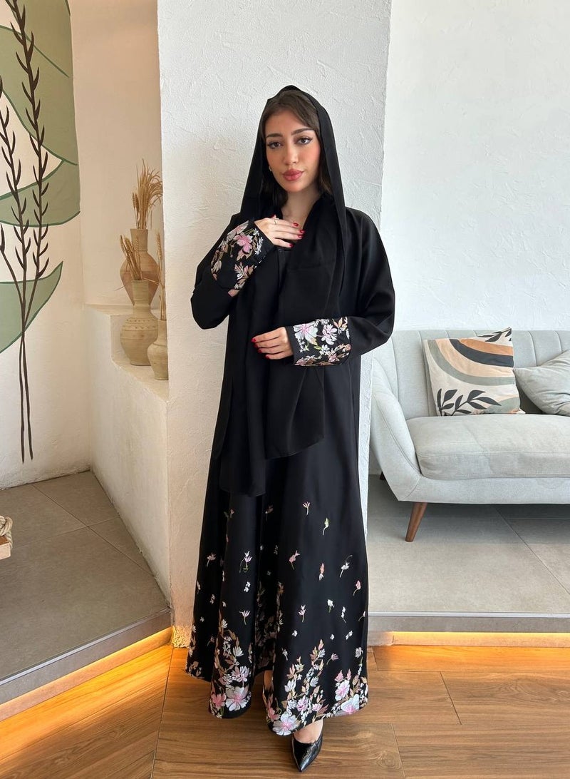 عباية سوداء أنيقة مطرزة بالورود - Image 1
