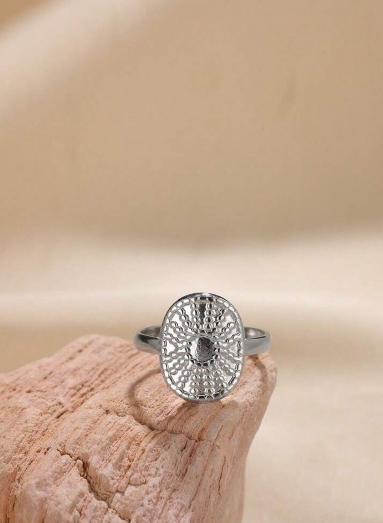 إيكوال خاتم نسائي من الاستانلس ستيل باللون الفضي انيق وعصري بمقاس موحد - Image 1