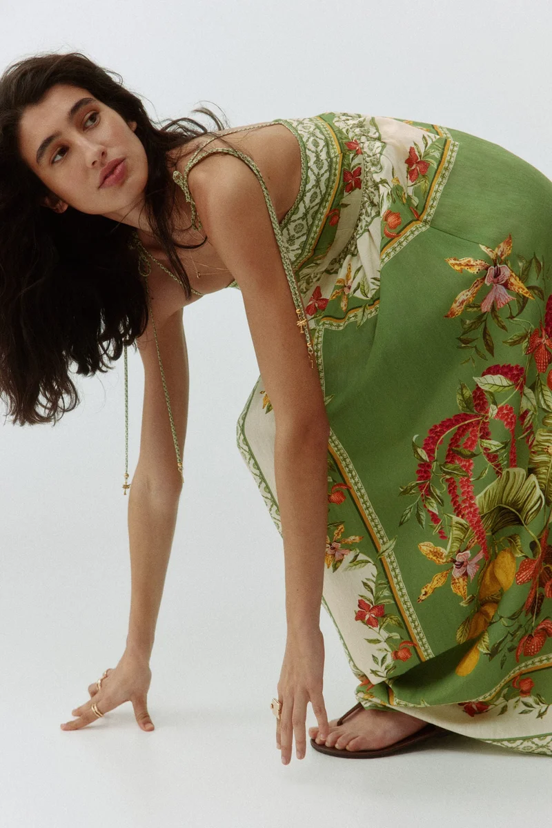 اتش اند ام فستان بشرائط وأربطة