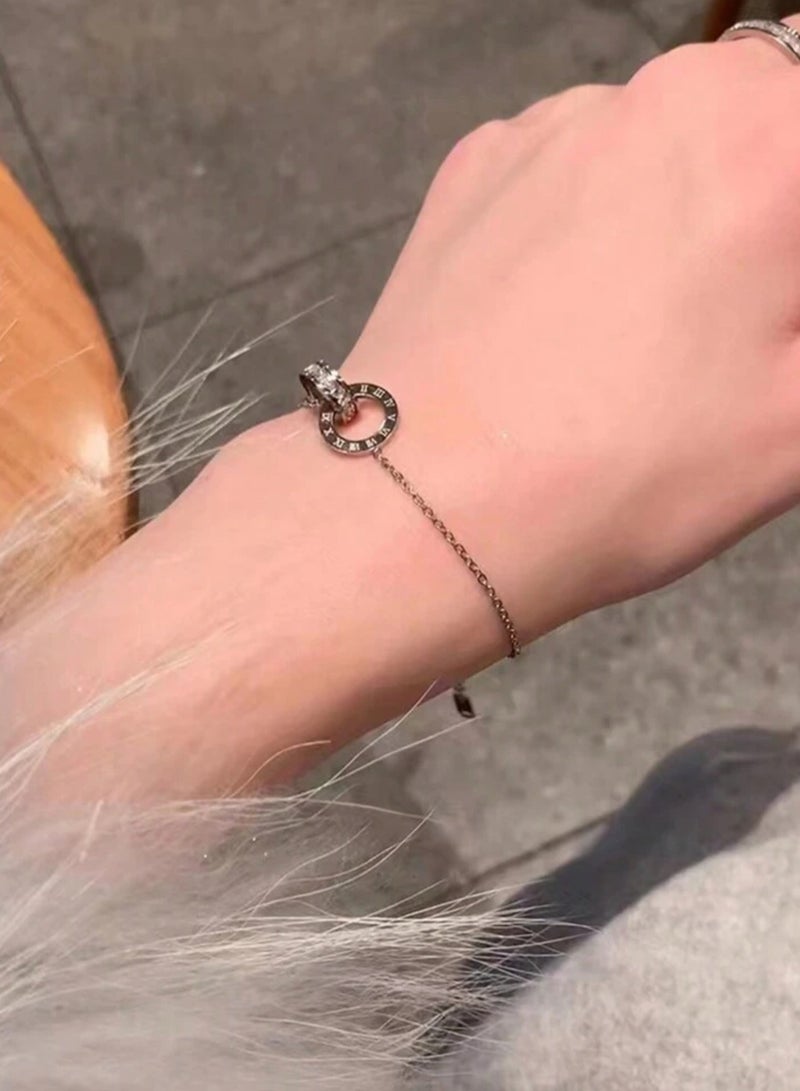 إيكوال اسوارة نسائية أنيقة من الاستانلس ستيل مطلية باللون الفضي - Image 1