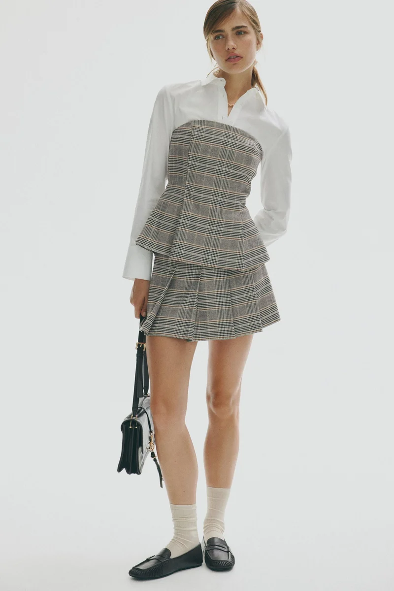 اتش اند ام تنورة دنيم بكسرات