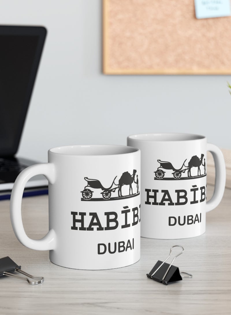 كوب قهوة سيراميكي بدبي، سعة 11 أونصة، هدية مميزة تحمل شعار حب دبي، مستوحاة من الثقافة العربية والإماراتية. - Image 4