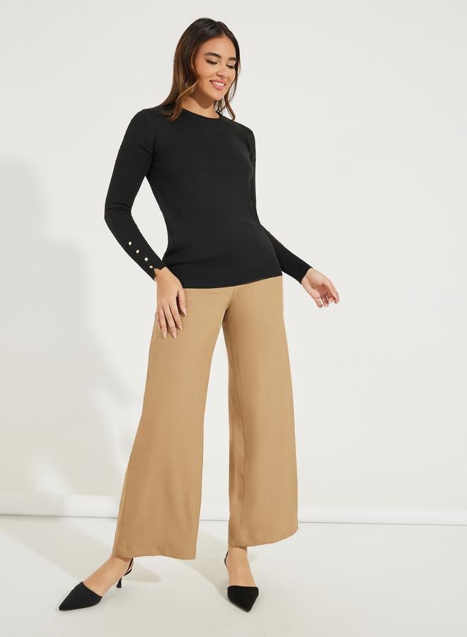 ستايلي سويتر بقصة سليم فت وياقة دائرية مع اكمام وازرار - Image 2