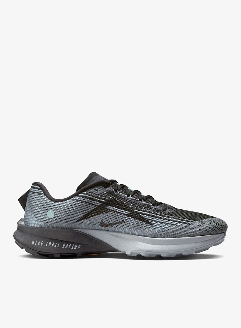 نايكي تيرا كيجر ١٠