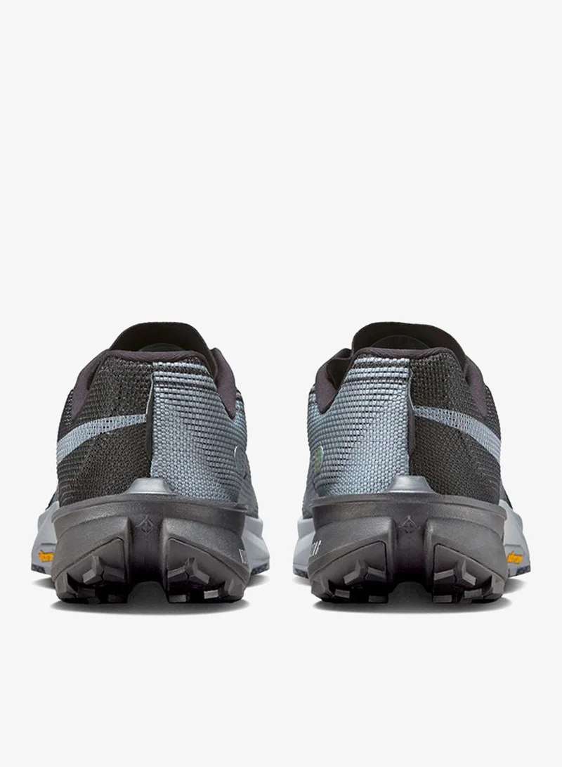 نايكي تيرا كيجر ١٠