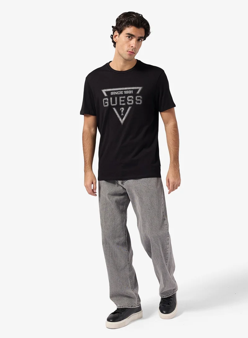 جس تيشيرت بأكمام قصيرة ورسمة مثلث