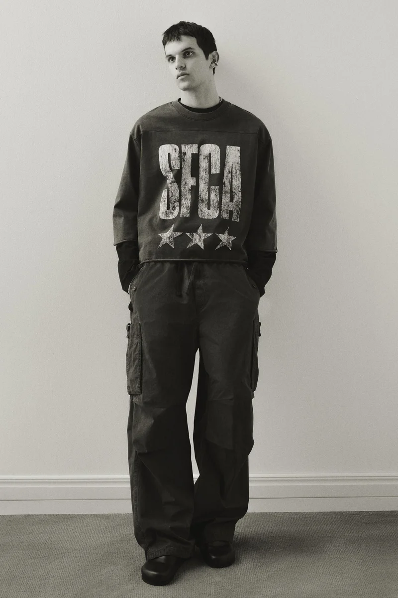 اتش اند ام تي-شيرت قصيرة بقصّة واسعة