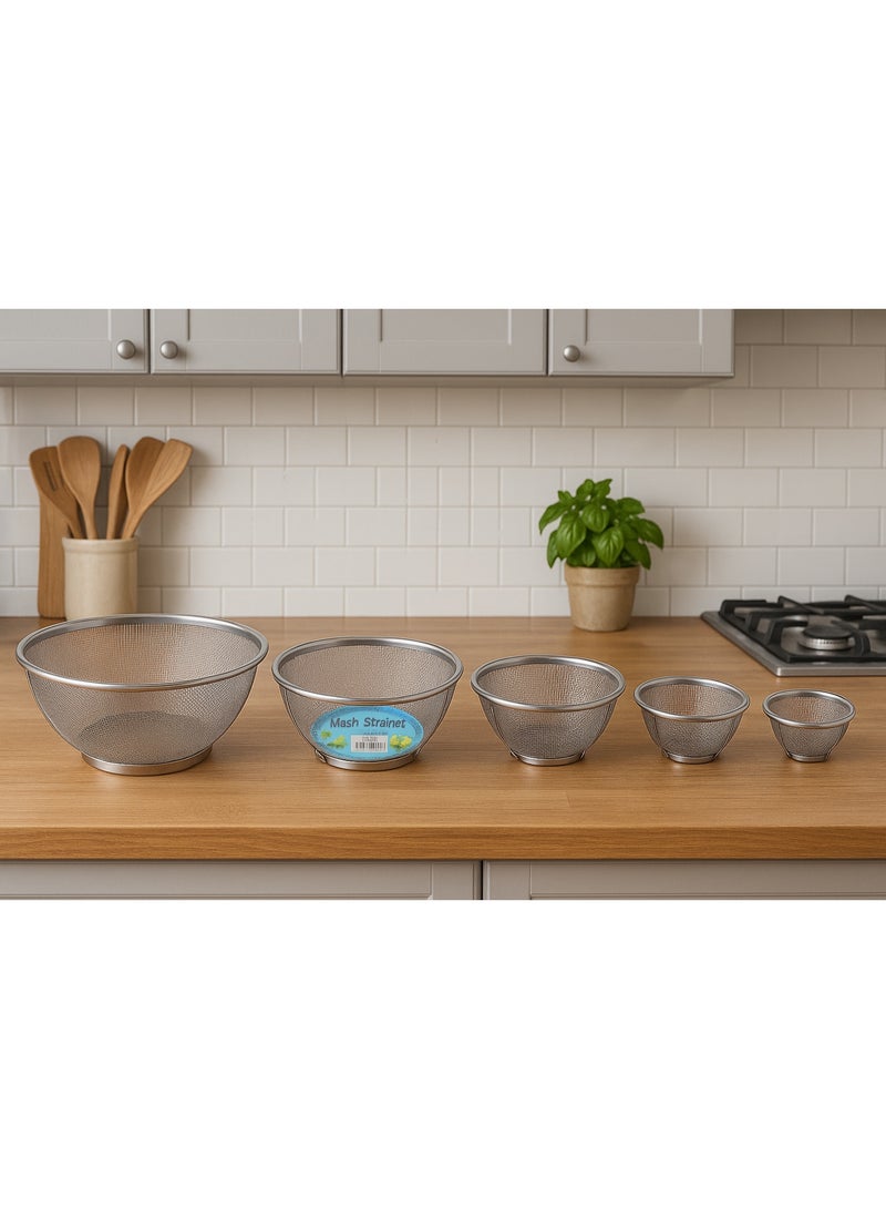 Set of 5 stainless steel mesh strainers in various sizes for filtering and washing food - Image 3