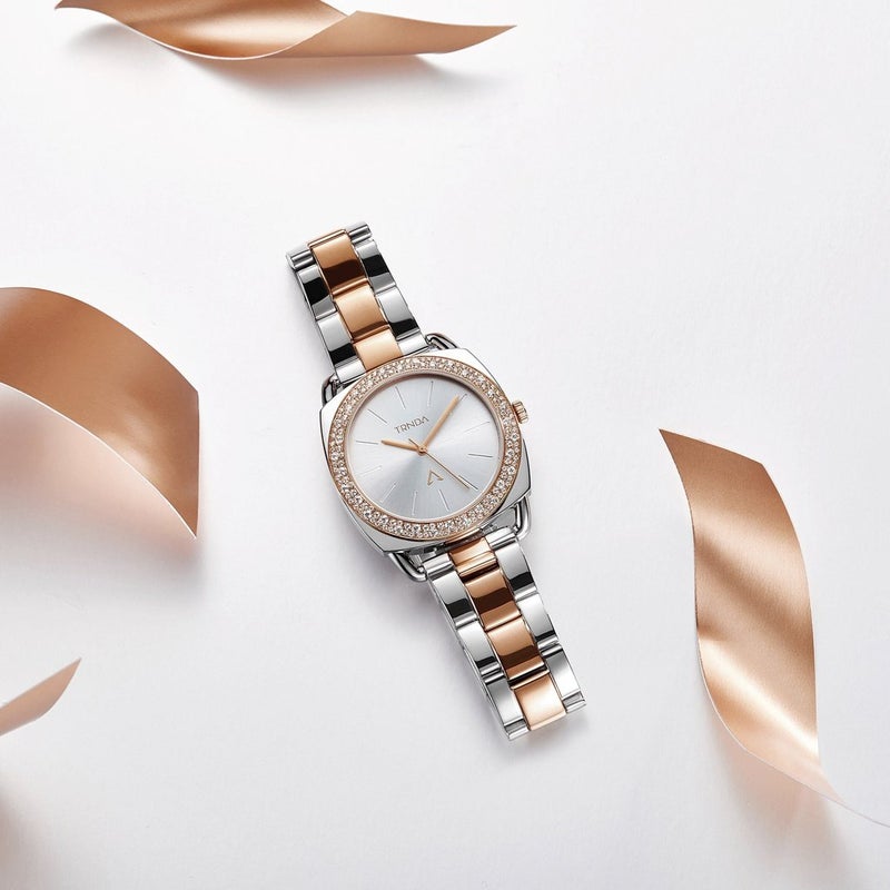 ترندا ساعة نسائية من TRNDA بهيكل من الفولاذ المقاوم للصدأ الفضي وسوار من الفولاذ المقاوم للصدأ الفضي والوردي الذهبي. - Image 5