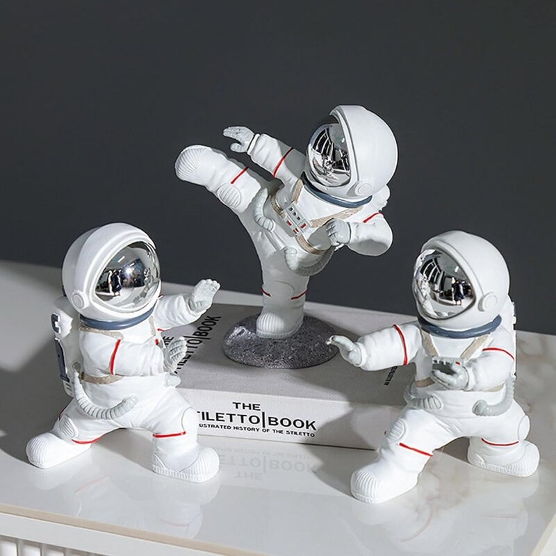 AUGEN Exclusive Astronaut Figurine Statue for Showpiece Room Decor Home Office Use 17 cm Silver BX04F3815 - Image 3