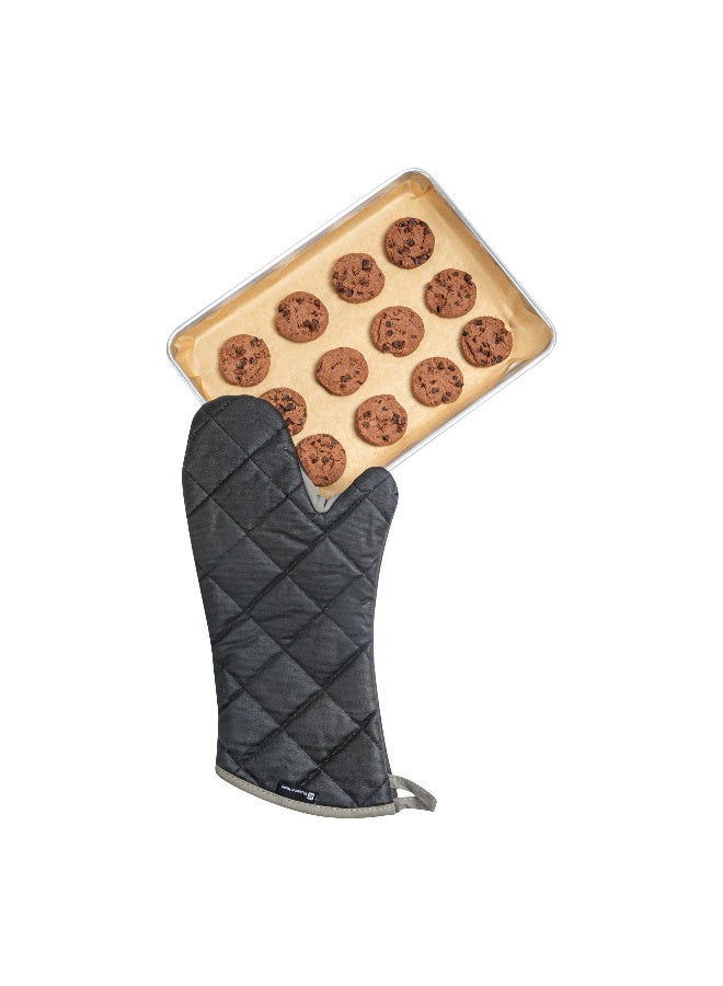 Restaurantware 17 x 8 Inch Heavy-Duty Oven Mitt, 1 Flame Retardant Heat-Resistant Mitt - With Thumb Guard, Hanging Loop, Black Cotton Quilted Oven Mitts, Heat-Resistant, For Cooking And Baking - Image 1