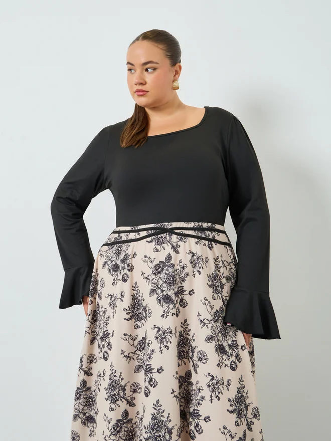 Styli Styli Plus Size Floral Bell Sleeves Maxi Dress