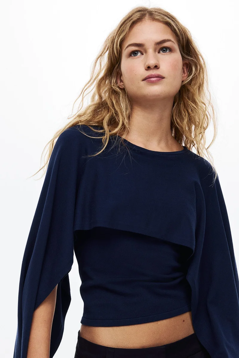 اتش اند ام بلوزة بتصميم يشبه الكاب