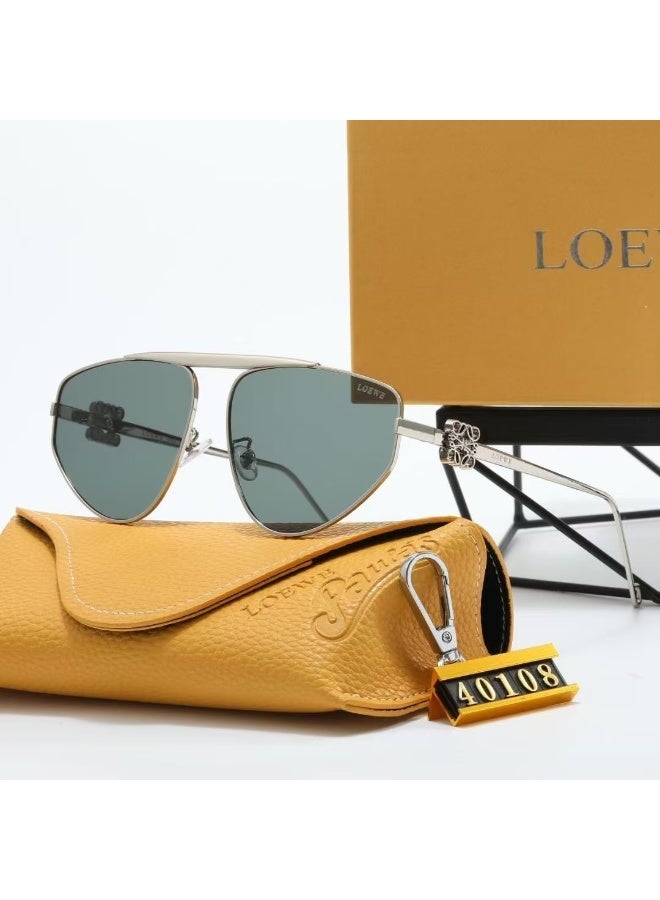 LOEWE Classic unisex sunglasses frames – essential for everyday styling.