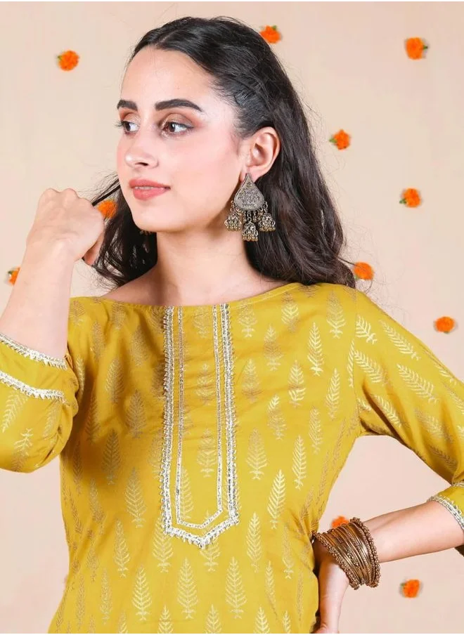 زيري سوق Yellow Dhoti & Kurta Set With Gota Details
