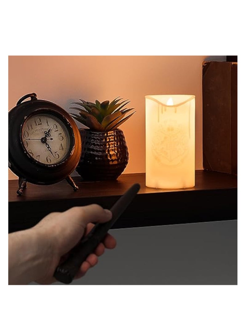 SOLARAE شمعة LED، شمعة LED من هاري بوتر هوغوورتس مع جهاز تحكم عن بُعد على شكل عصا، شمعة ضوء شعار هوغوورتس، ديكور غرفة هاري بوتر وإكسسوارات المكتب، ديكور شمعة ضوء تعمل بالبطارية لقاعة العظمة للفعاليات ذات الطابع الخاص - Image 2