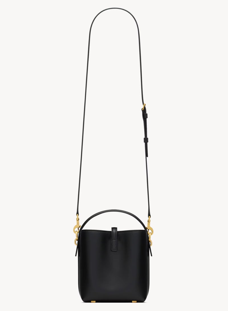 ایو سن لوران حقيبة دلو لو 37 YSL من الجلد الناعم - Image 3