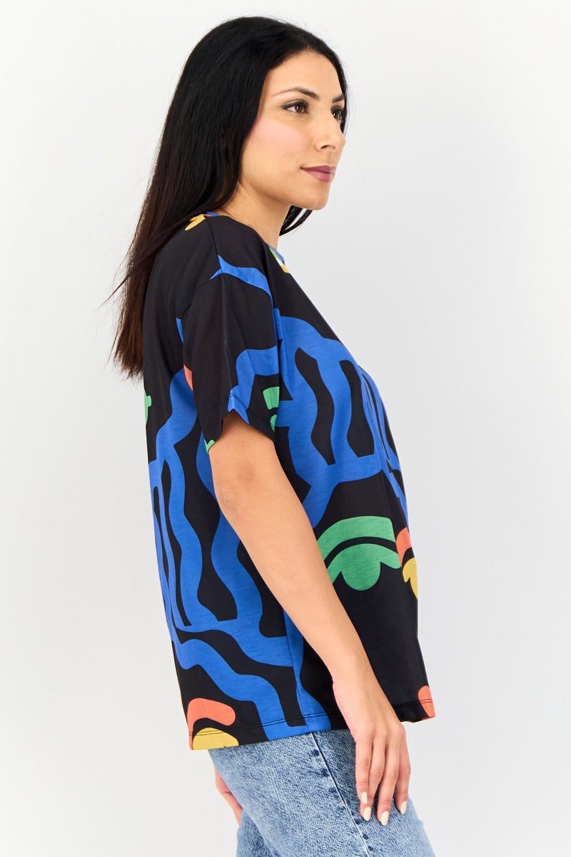 ONLY تي شيرت نسائي بأكمام قصيرة وياقة دائرية بطبعة شاملة، متعدد الألوان - Image 4
